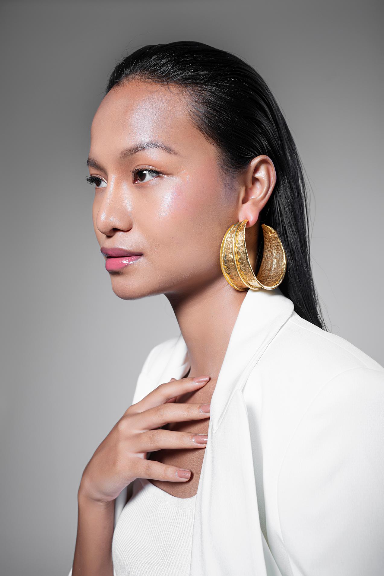 MAXINE HOOPS GOLD TONE, a product by Equiivalence