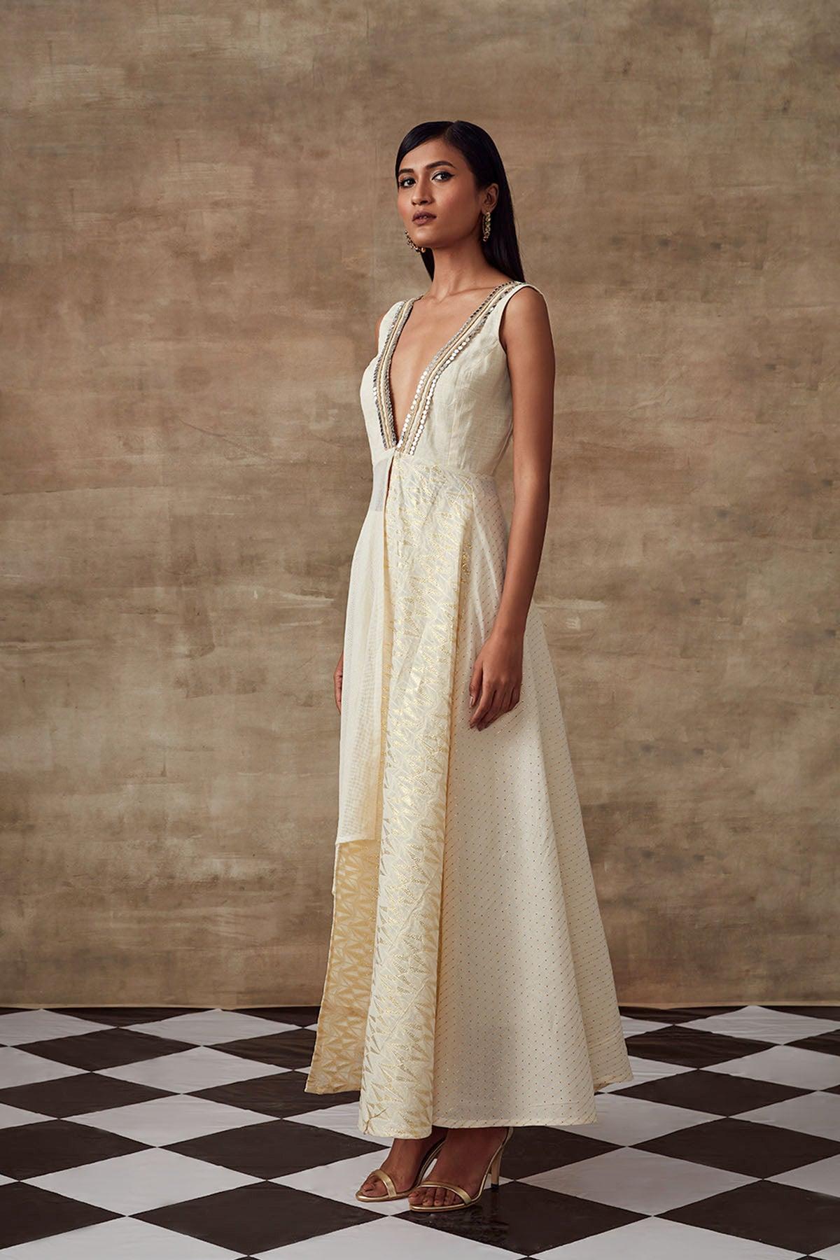 Hydrangea, a product by Rishi and Vibhuti